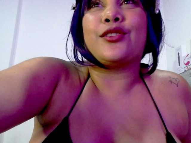 Fotos lipsy-cute Explode my pussy with my lush #latina #curvy #bigass #cum #domi