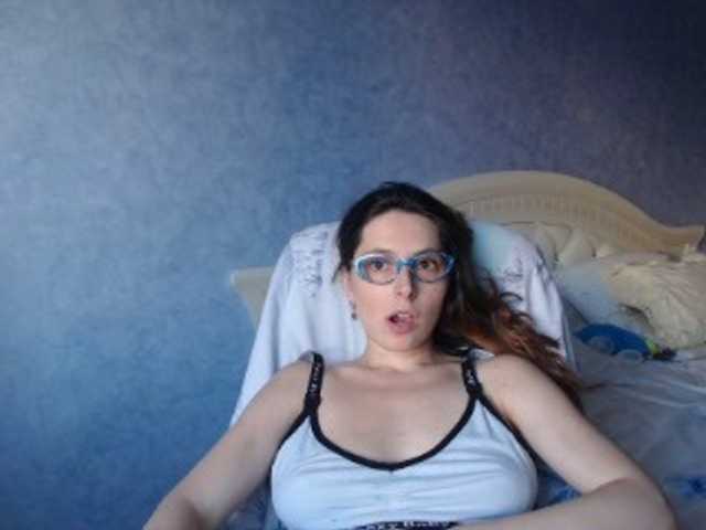 Fotos LisaSweet23 hi boys welcome to my room to chat and for hot body to see naked in private))