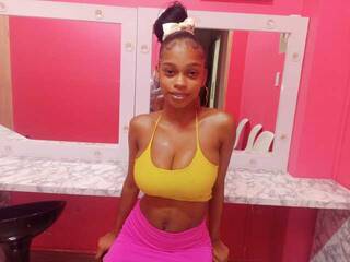 Chat de vídeo erótico littleebonymommy