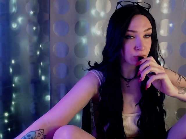 Capturas de tela de transmissão Loucy_Toorya