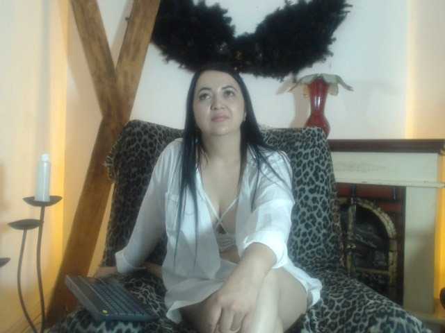 Fotos luciana-fer Are you ready to fall in love with me? Enter to enjoy togheter. I have a lot of surprises