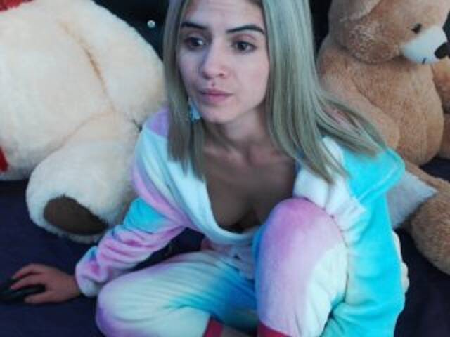 Capturas de tela de transmissão lucycelest