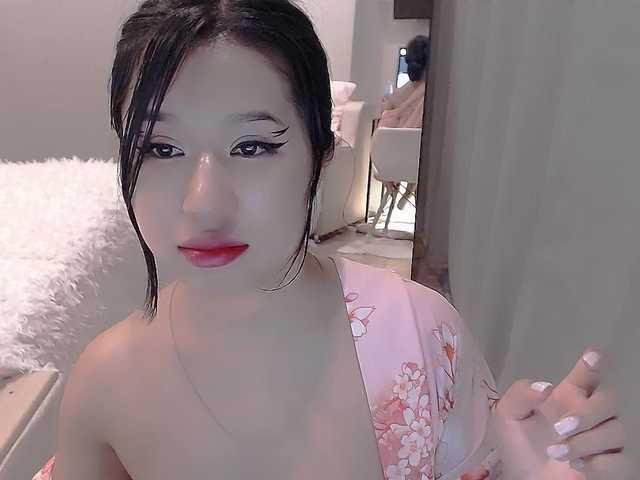 Capturas de tela de transmissão LucyLiu