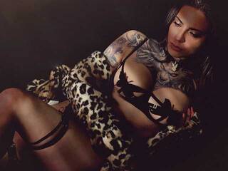 Chat de vídeo erótico LullaeEscobar