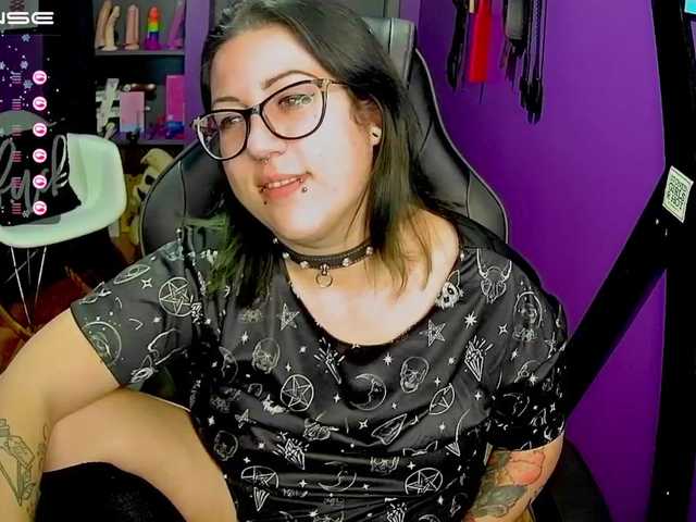 Capturas de tela de transmissão lyly_gothick