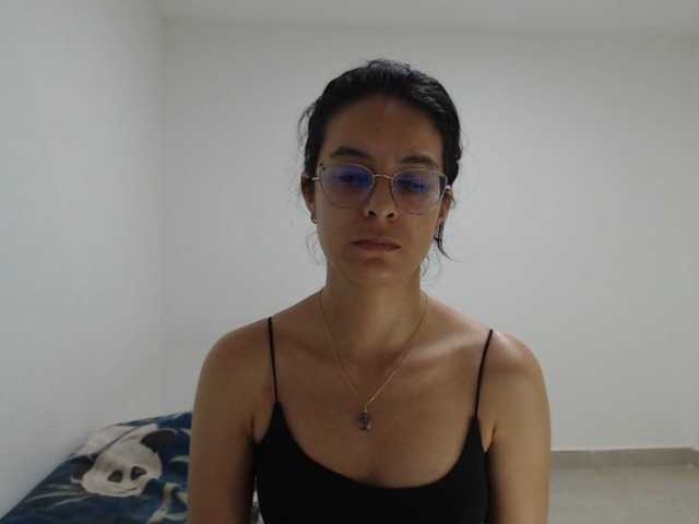 Capturas de tela de transmissão Madelyne