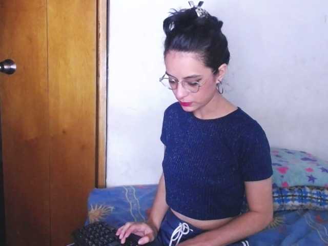 Capturas de tela de transmissão Madelyne