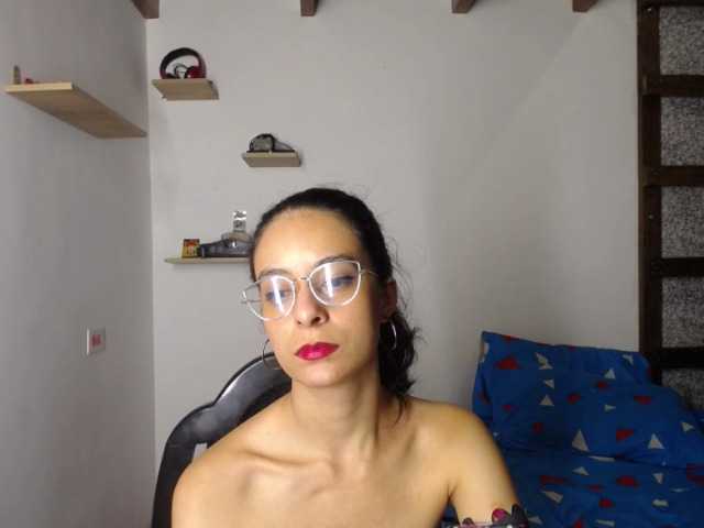 Capturas de tela de transmissão Madelyne