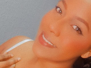 Chat de vídeo erótico Madi-brunette