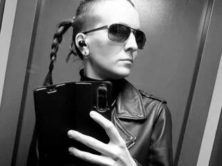 Chat de vídeo erótico Magretta_Dering