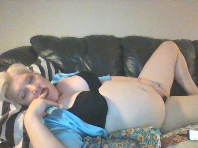 Capturas de tela de transmissão MakeOutBandit