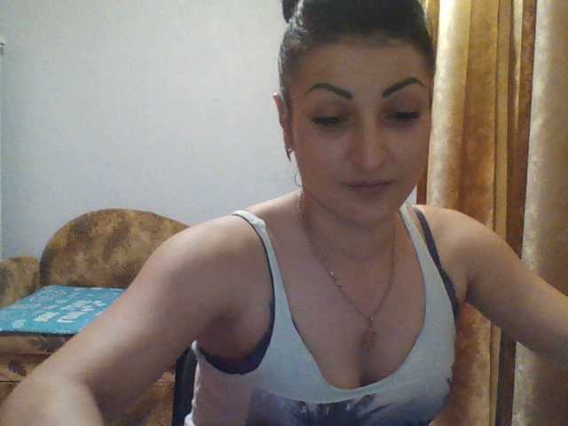 Fotos Mariya85 Add to friends 6 tok Open your camera 8 tok Private message to you 10 tok