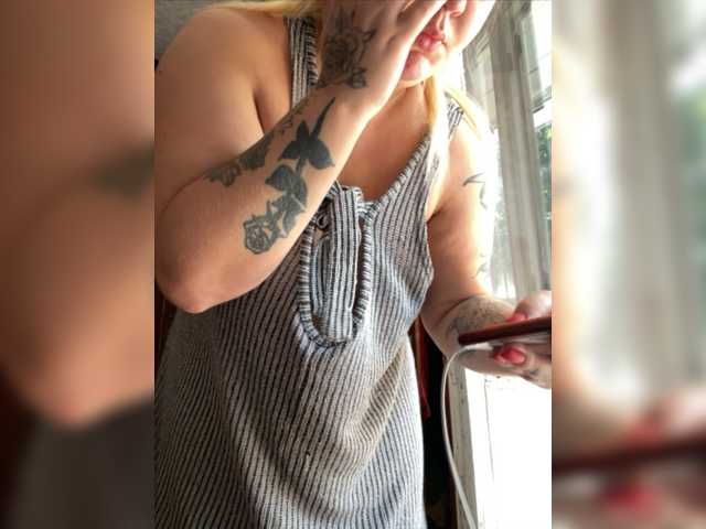 Capturas de tela de transmissão MashaBigAss