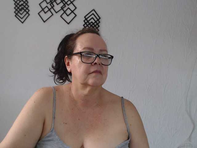 Fotos maturekarime Mature woman hairy and bbw,: tits 30, pussy 35, ass 25, all naked 100, masturbate and cum 120