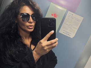 Chat de vídeo erótico Elvira_Mur