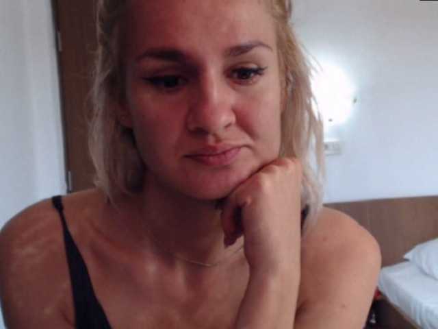 Capturas de tela de transmissão Mirellia