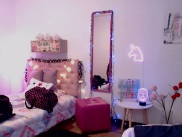 Capturas de tela de transmissão Miss-Bonnie