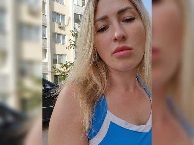 Capturas de tela de transmissão MOLLY-7