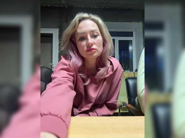 Capturas de tela de transmissão MOLLY-7