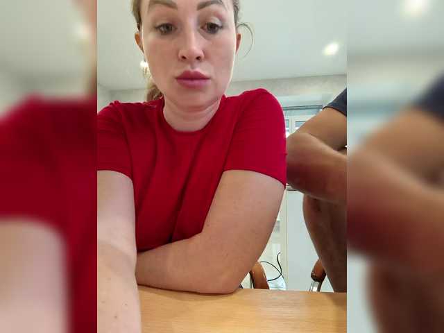 Capturas de tela de transmissão MOLLY-7