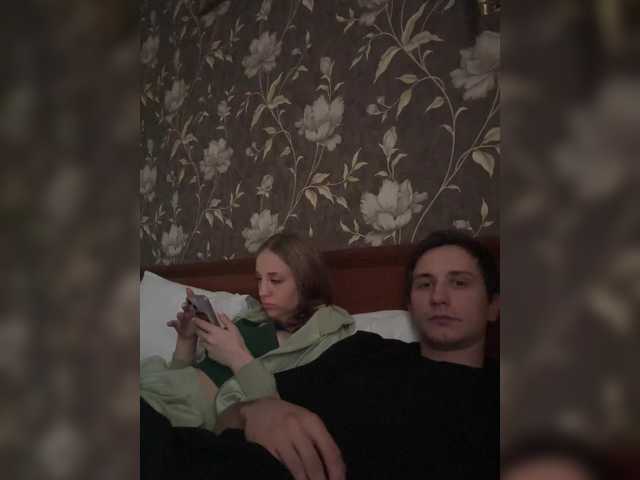 Capturas de tela de transmissão Molly-and-Tommy