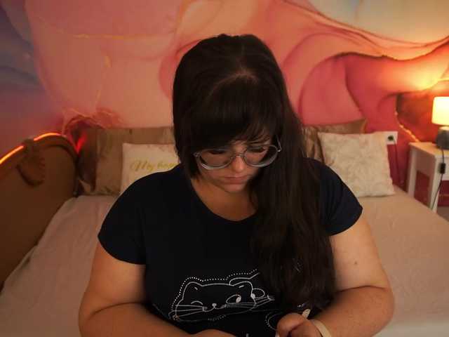 Capturas de tela de transmissão Monelise