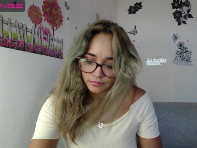 Capturas de tela de transmissão monica-squirt