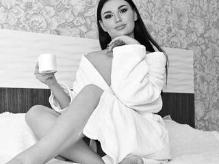 Chat de vídeo erótico Monika-Doll