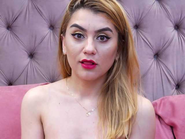 Capturas de tela de transmissão Monikka