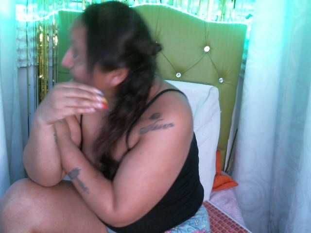 Capturas de tela de transmissão Nahomy4