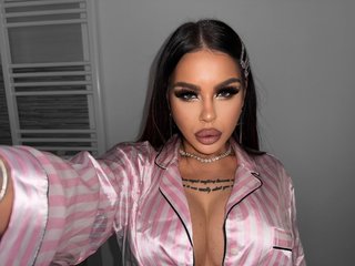 Chat de vídeo erótico NaomyBlackBarbie