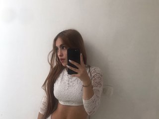Chat de vídeo erótico Natasha-Adams