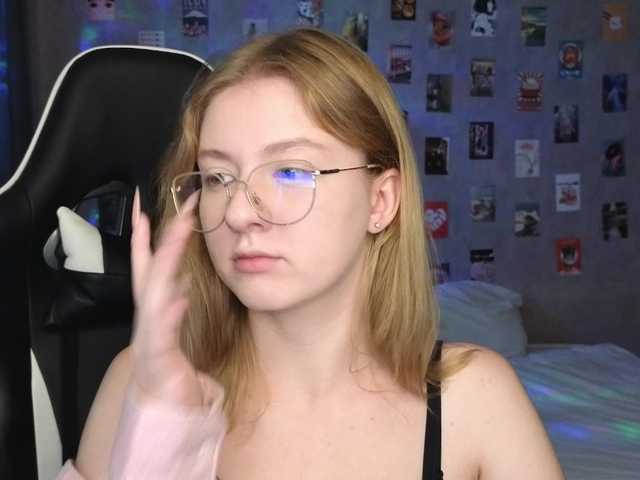 Capturas de tela de transmissão NicoleEniston