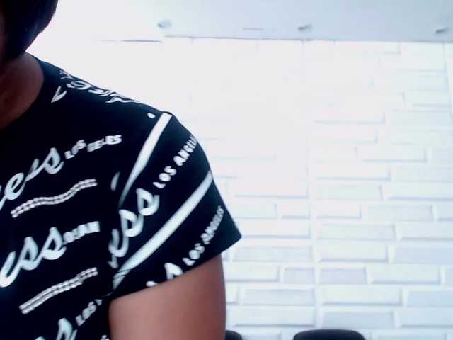 Capturas de tela de transmissão NicoleThomas