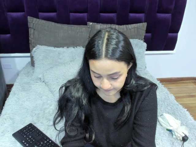 Capturas de tela de transmissão nikki-tom