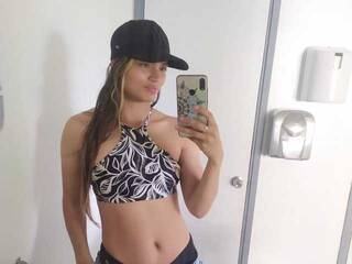 Chat de vídeo erótico NikkiHanson