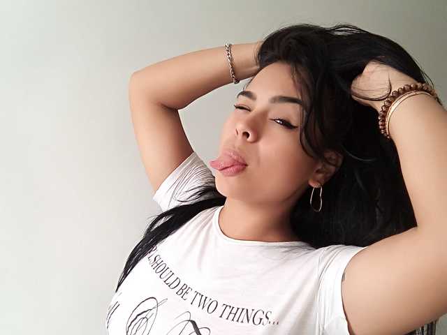 Chat de vídeo erótico NINA-SUAREZ