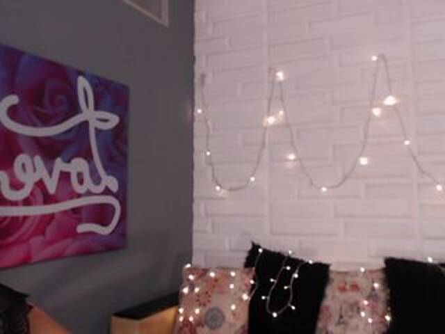 Capturas de tela de transmissão NinnaMonroe