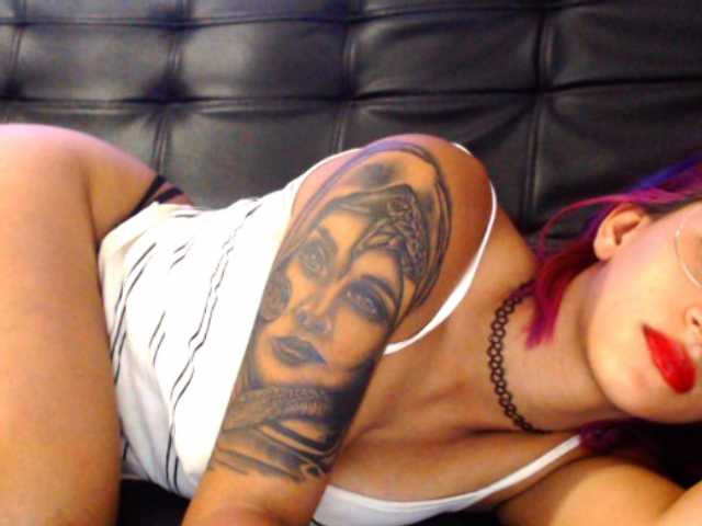 Capturas de tela de transmissão PaigeThomson