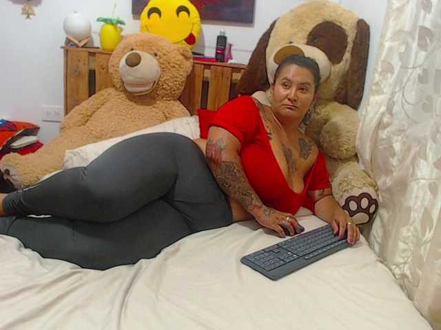 Capturas de tela de transmissão Pamelaruiizz