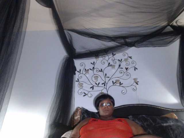 Capturas de tela de transmissão PrettyBlacc