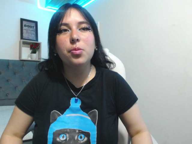 Capturas de tela de transmissão queen077