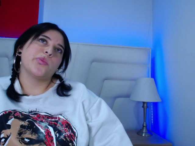 Capturas de tela de transmissão queen077