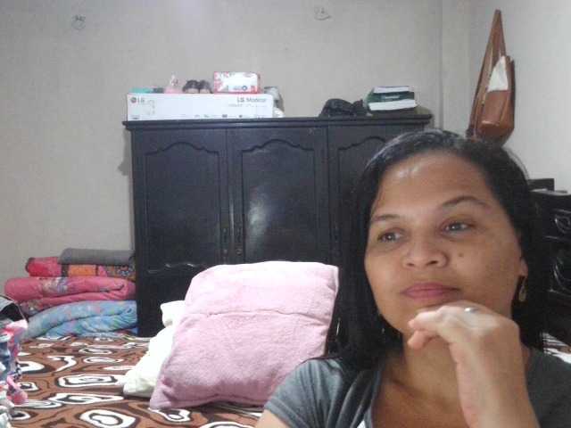 Capturas de tela de transmissão QueenNight