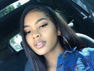 Chat de vídeo erótico reinelia21