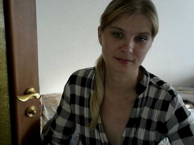 Capturas de tela de transmissão Rosalyn-Agatha