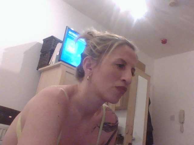 Capturas de tela de transmissão Rosymara