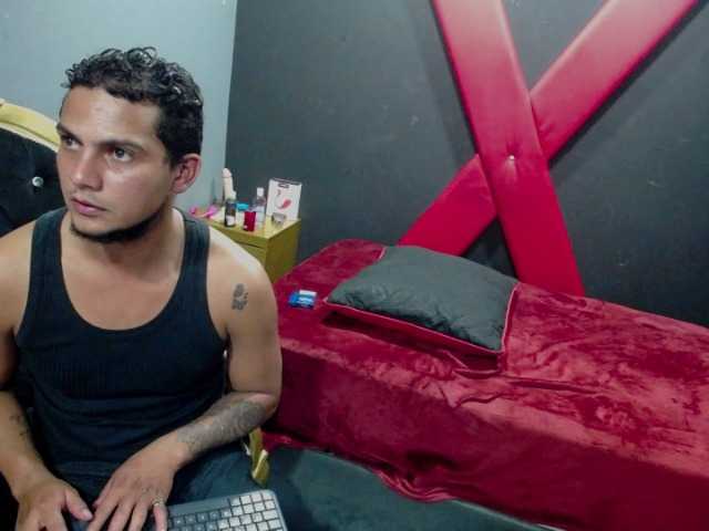 Capturas de tela de transmissão RousiieBoness1