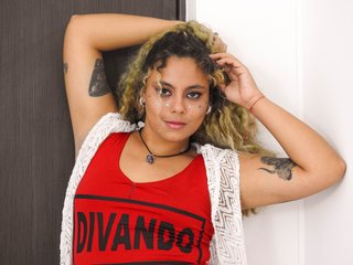 Chat de vídeo erótico RoxaneMoore