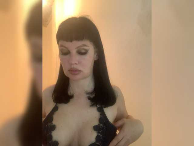 Capturas de tela de transmissão RoyalBreasts